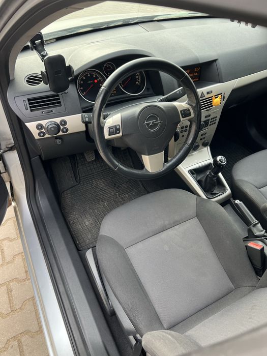 Opel Astra H 1.4 LPG 90km 2008r