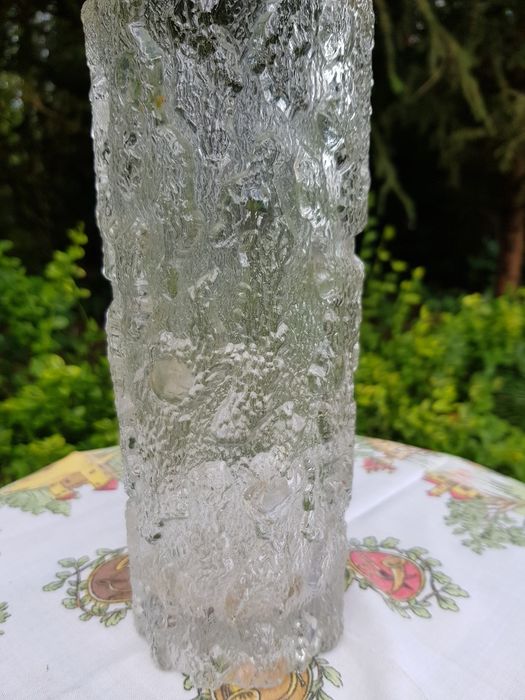 Wazon szklany, pieniek, wysokość 21,5cm, średnica 8,5cm. Super stan