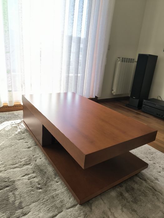 Mesa de centro em cerejeira
