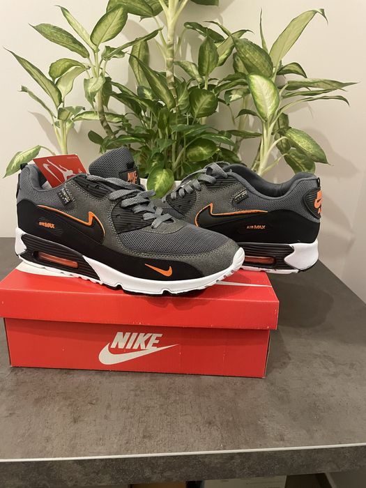 Nike Air Max – szaro-czarne z pomarańczowymi akcentami