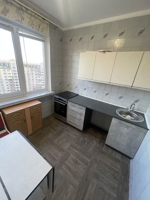 Оренда, Борщагівка,вул.Симиренка, 21а, охайна 2 к.кв., косм. ремонт