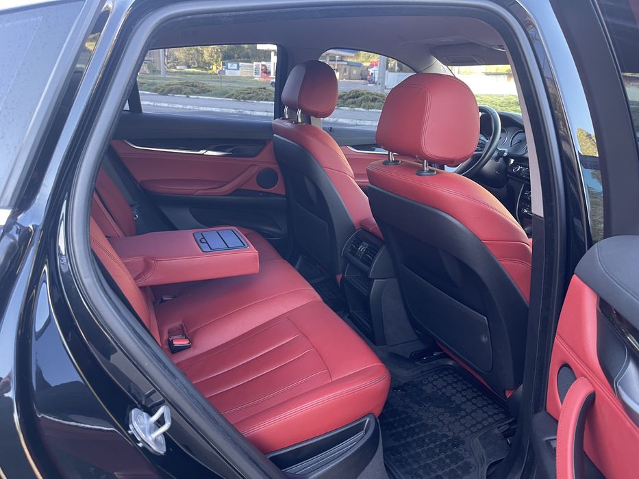 Продам Официальный автомобиль BMW X 6 X-Drive. 2117 гв