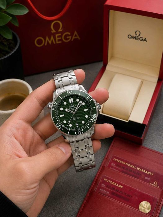 Мужские часы Omega Seamaster Diver 300m Green