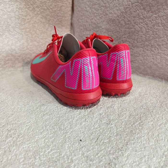 Сороконожки Nike - 40 - 41 p.  26 см.