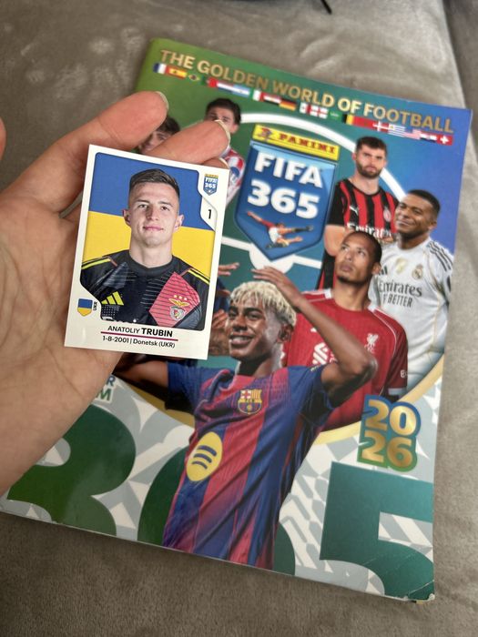 Карточки Panini FIFA 365 Анатолій Трубін