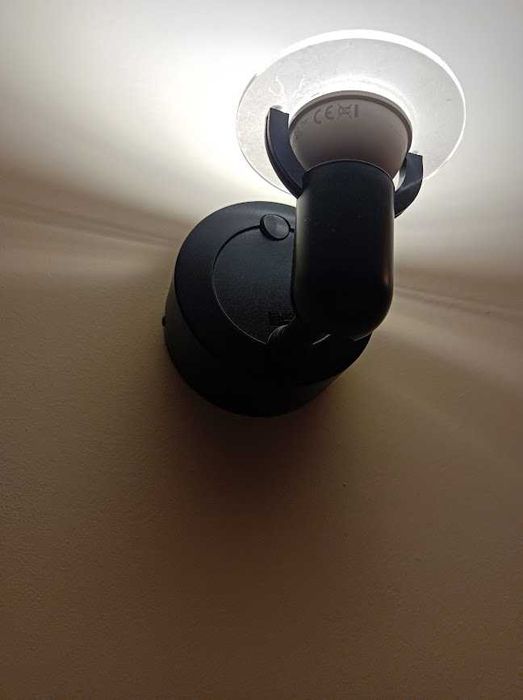 Wall-mounted light fixture423701763390197761