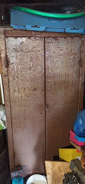 Продам шкаф железный, б/у