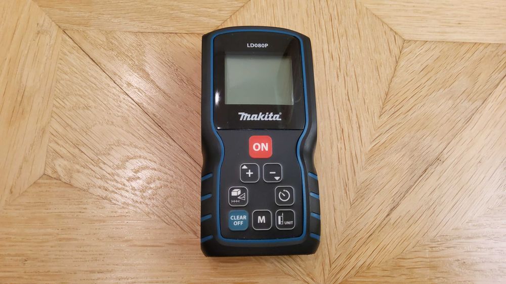 Лазерный дальномер Makita LD080P. Новый, для ремонта квартиры был