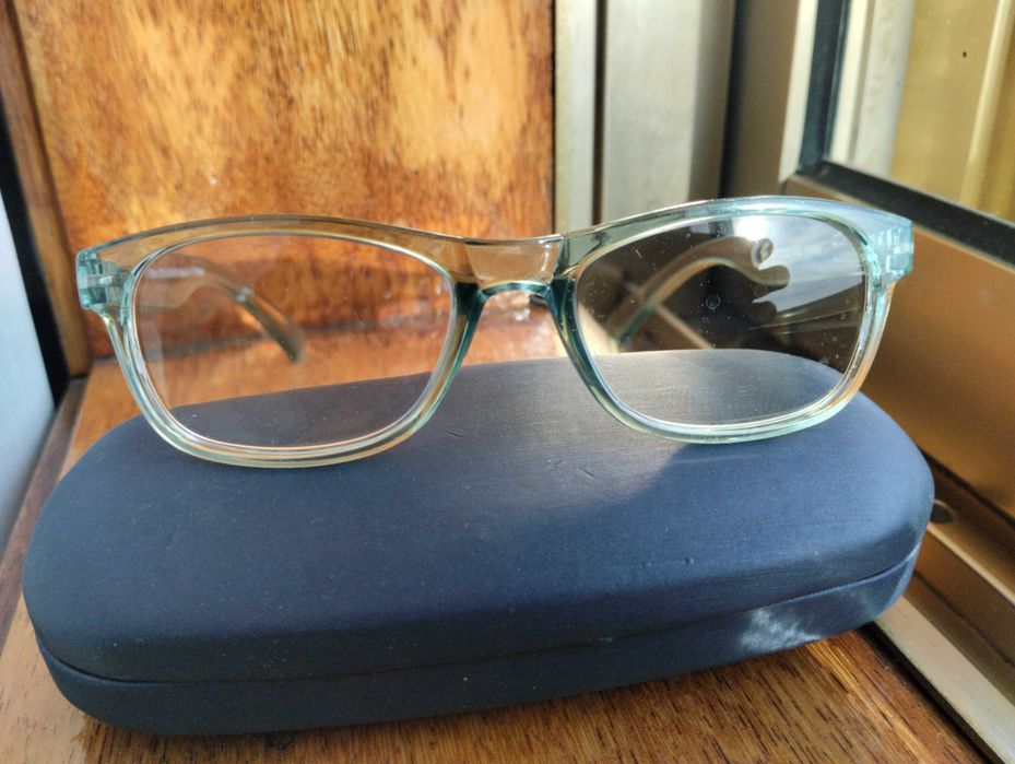 óculos novos para ver ao perto com caixa multiopticas
