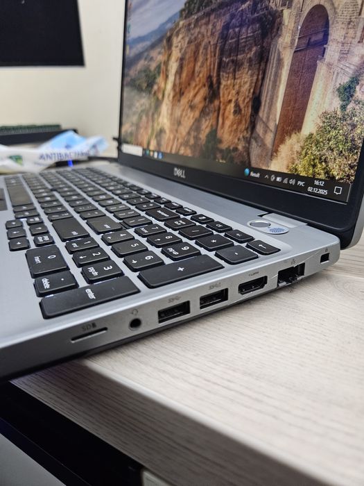 Dell Precision 3541 i7-9750H/16Gb/512Gb m.2 nvme/Nvidia P620/15.6" IPS