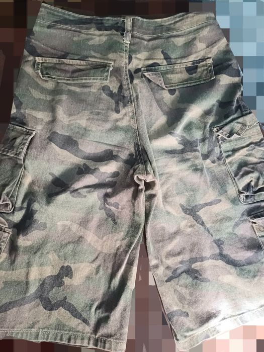 Джинсові шорти; камуфляжні баггі