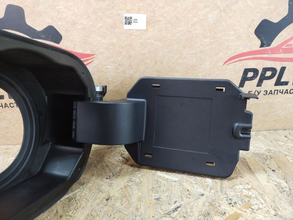 Mercedes B-Class W247 2019- корпус лючка топливного бака бензобака