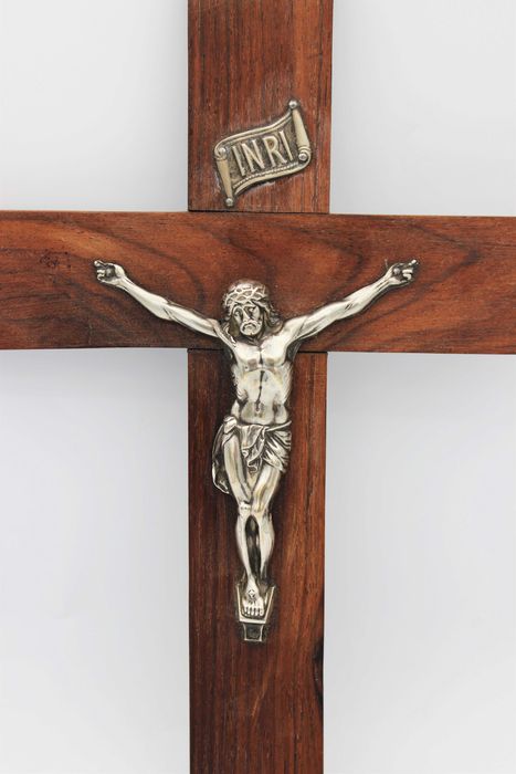 Crucifixo em Pau-Santo e Cristo em Prata Portuguesa