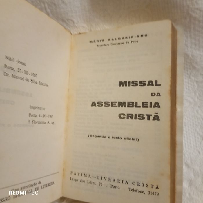 Missal em madrepérola com cruz em prata contrastada