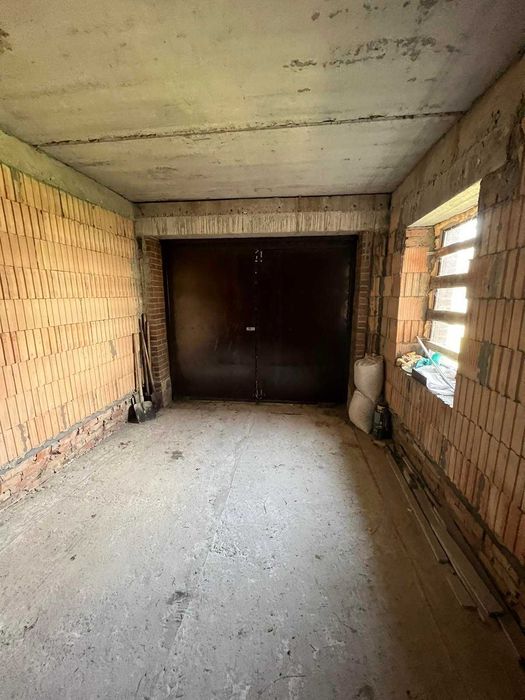 Продам новый дом 138м2 с приватизированным участком 9 соток.