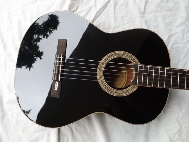 Guitarra clássica madeira maciça preta