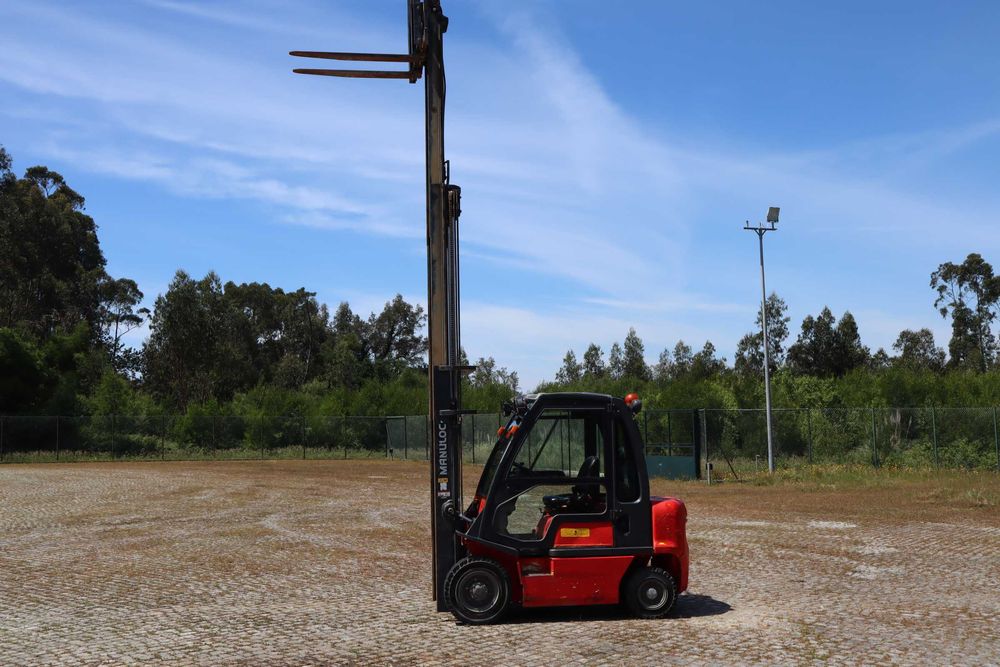 2000 Nissan FD02A25Q 2500 Kg Empilhador Diesel