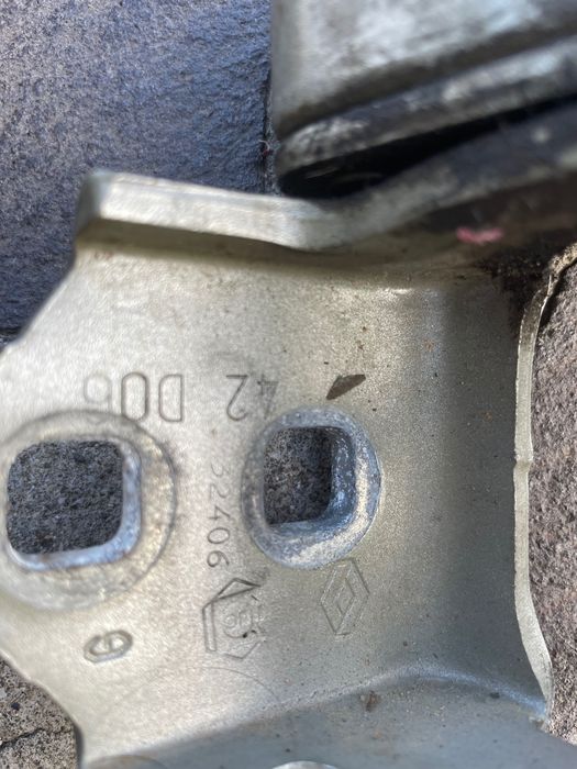 Dobradiça / Esticador de Porta Traseira Renault Megane II / Scenic II