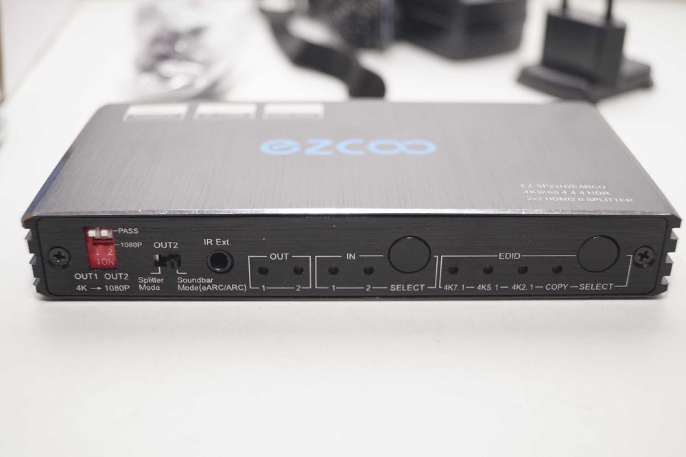 2015 Rozdzielacz HDMI ezcoo EZ-SP22H2EARCO 4K 60Hz 2x2 HDMI Splitter