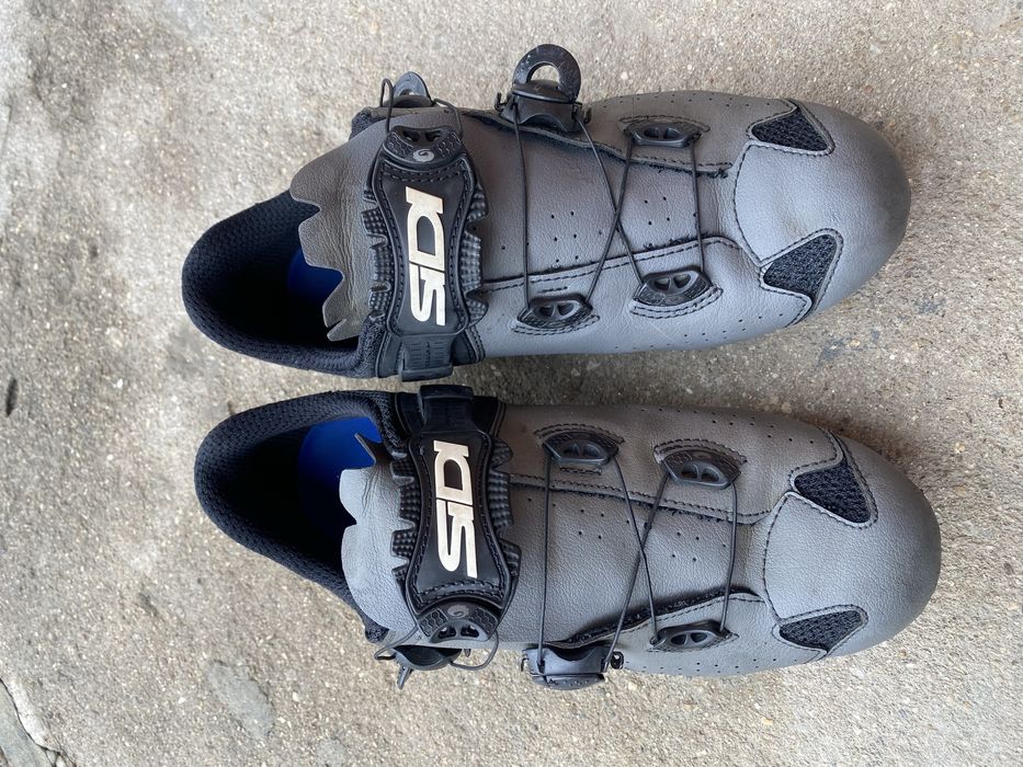 Sapatos de b t t sidi