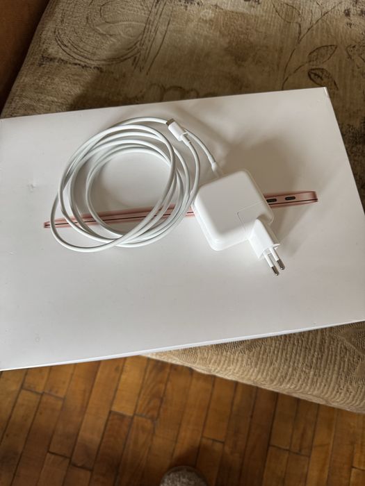 MacBook air m1/8-256