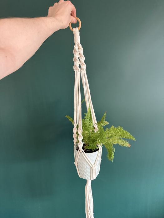 Ręcznie robiona makrama na doniczkę