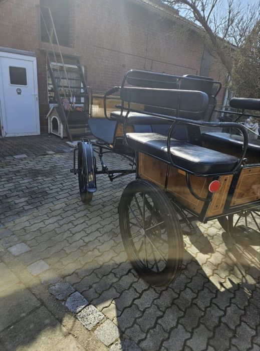 Nowa bryczka wagonetka
