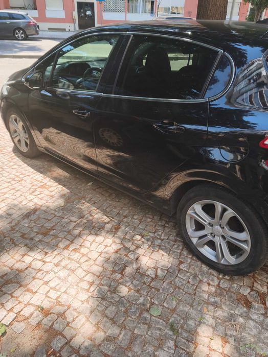 Peugeot 208 vti 2013