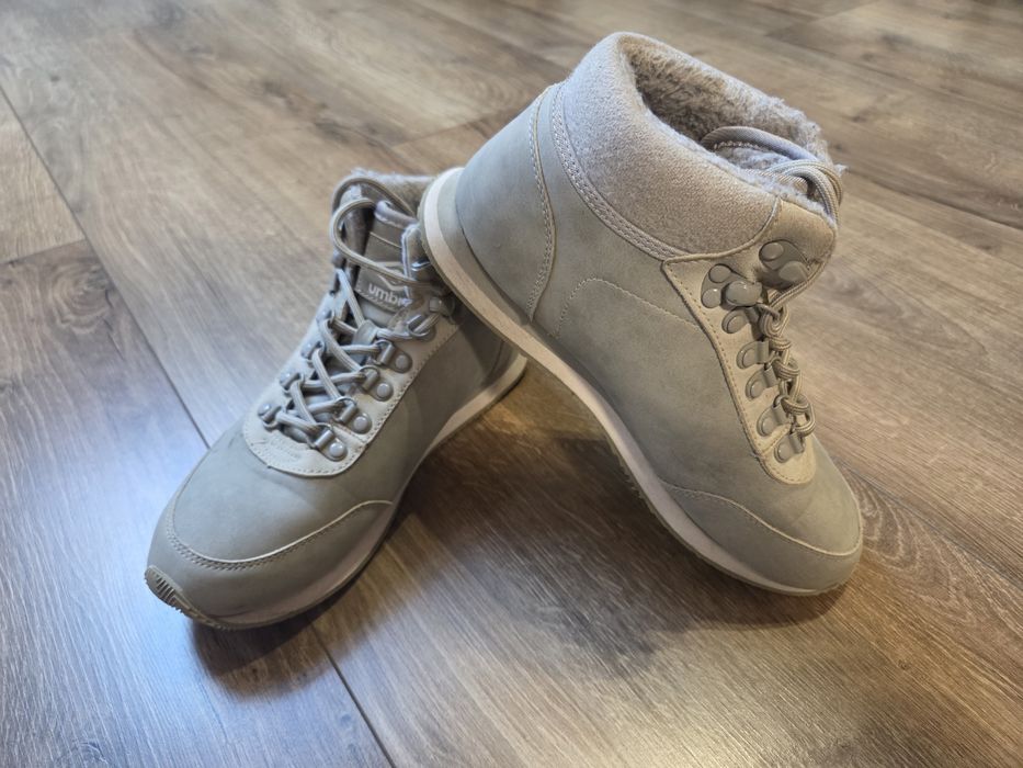 Buty młodzieżowe ocieplane Umbro r.39
