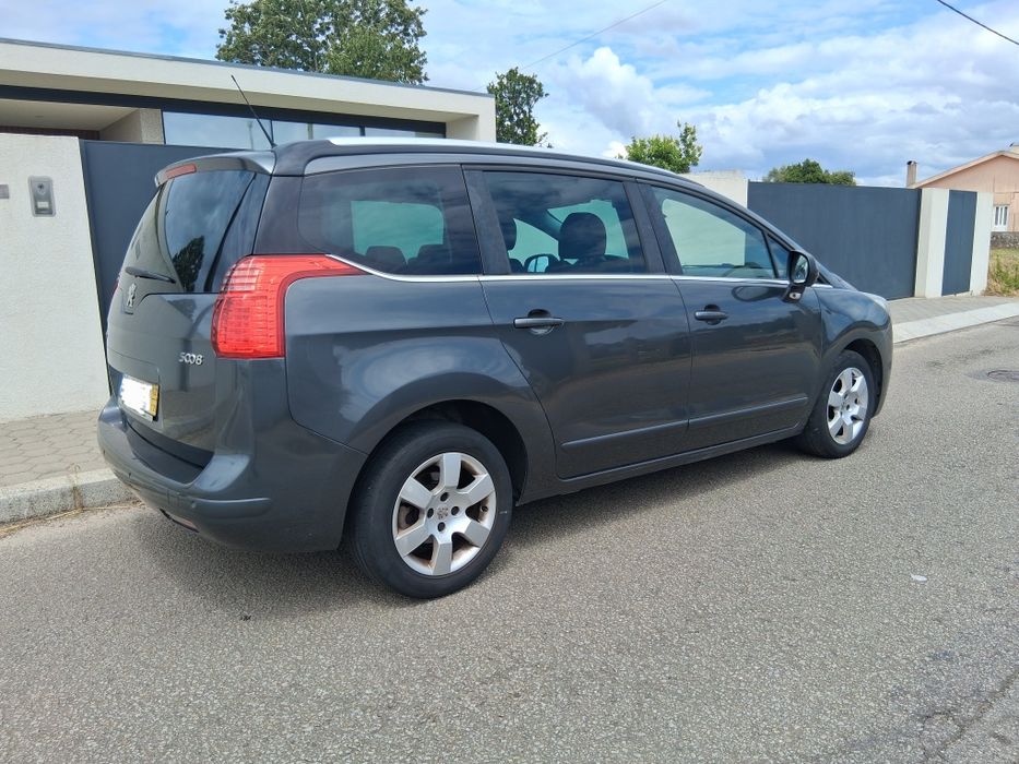 Peugeot 5008 — fotografia 4