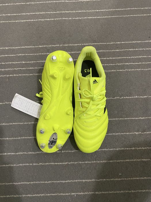 Chuteira adidas copa nova