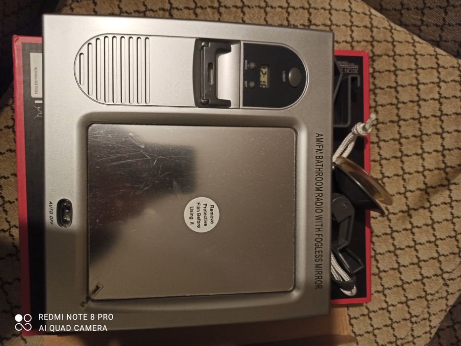 Radio com espelho para casa de banho