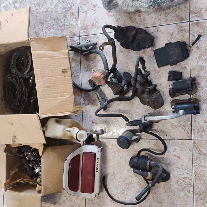 Peças,CBR 900RR 2000/600€