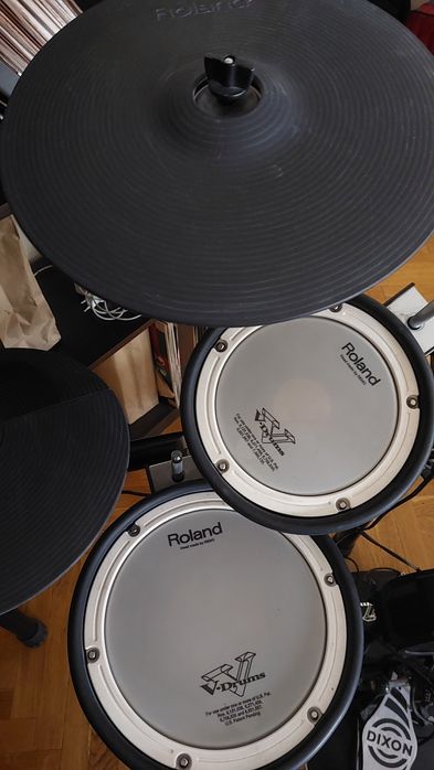 Барабанна установка Roland  TD4, V drums