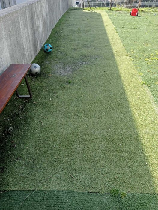 Rolo de relva sintética