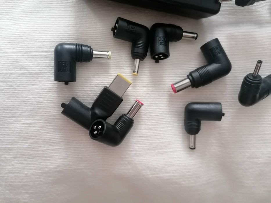 Universal PC Charger427551214032005123