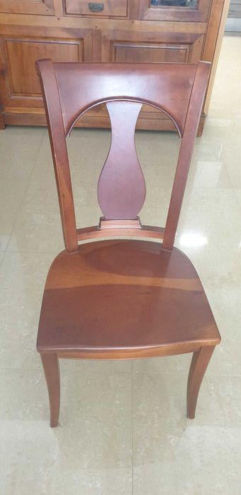 Cadeiras de sala em cerejeira maciça.