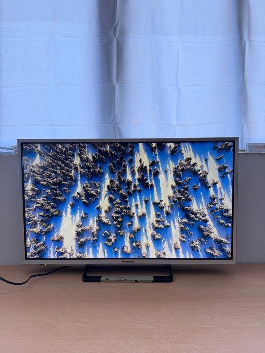 Телевізор Panasonic 32” Smart TV