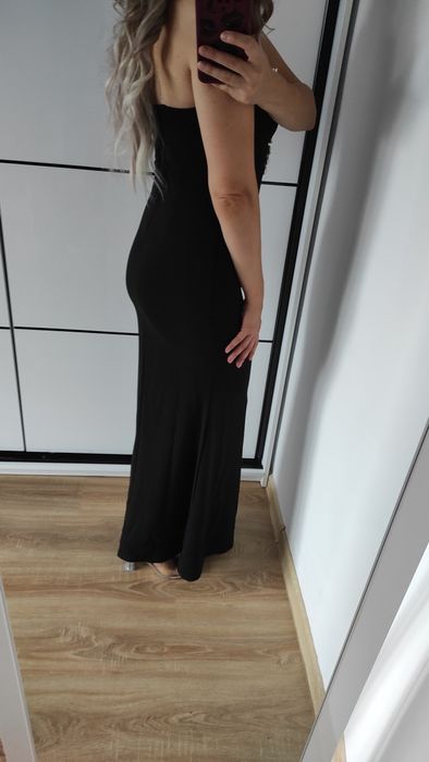 Wieczorowa sukienka z ozdobną górą