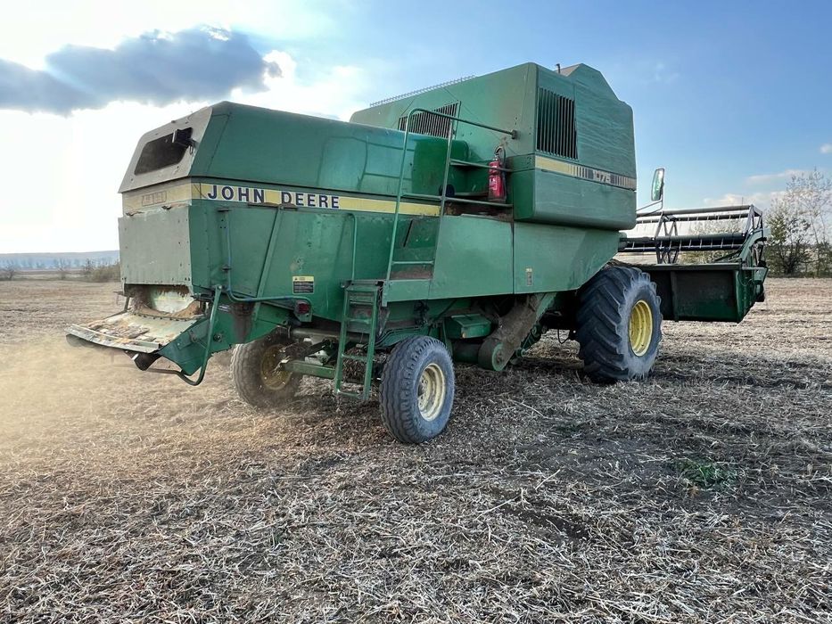 комбайн John Deere 1075
