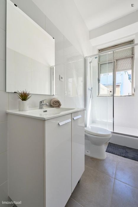 Quarto - localizado em Penha de França Lisbon