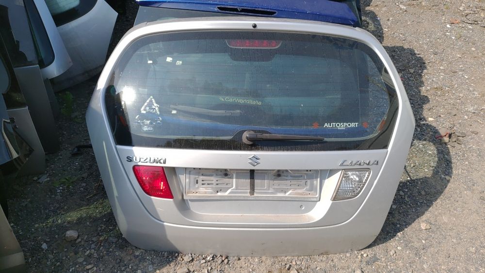 Suzuki Liana tylna klapa bagażnika szyba