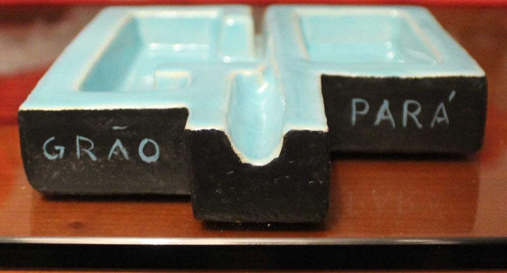 Cinzeiro de cerâmica turquesa vintage, Grão Pará, assinado.