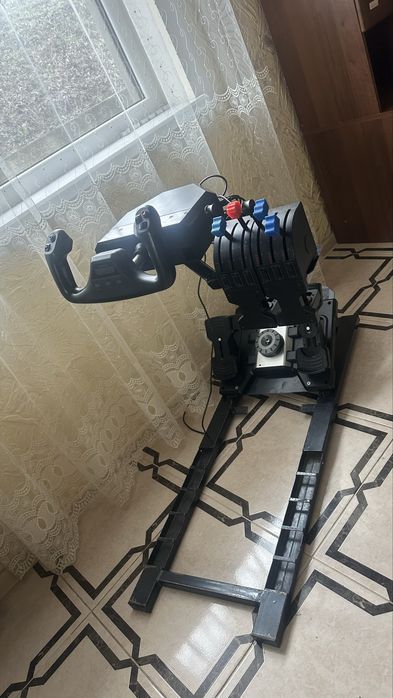 Авіасимулятор з кокпітом