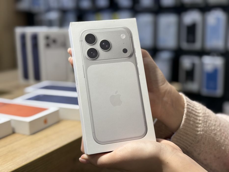 Apple iPhone 17 Pro 256Gb Cosmic Orange | Deep Blue | Silver Neverlock