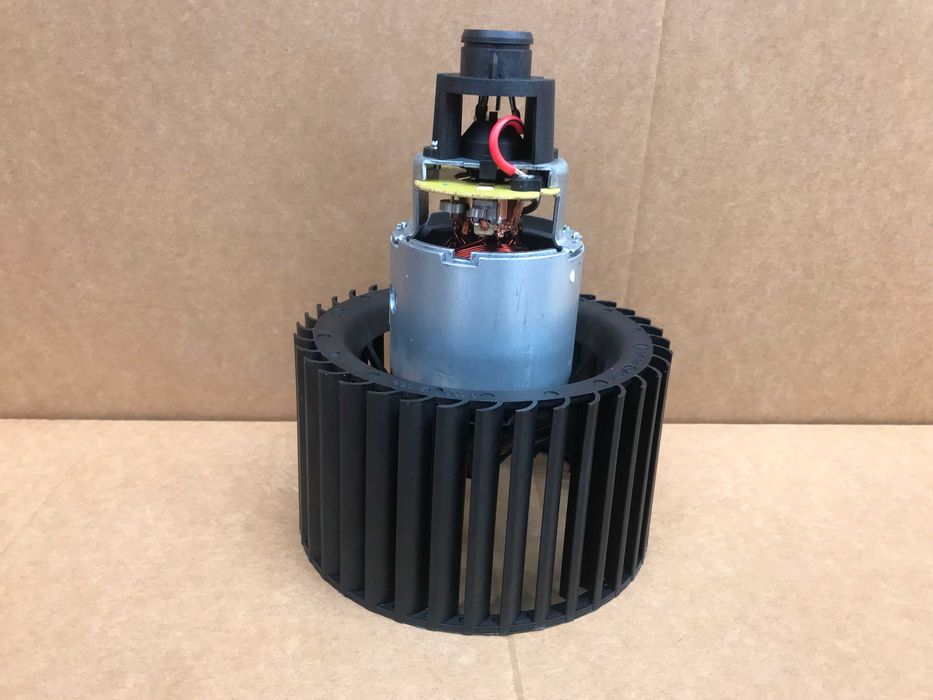 Моторчик печки вентилятор Audi 100 C4 A6 C4 (90-97)