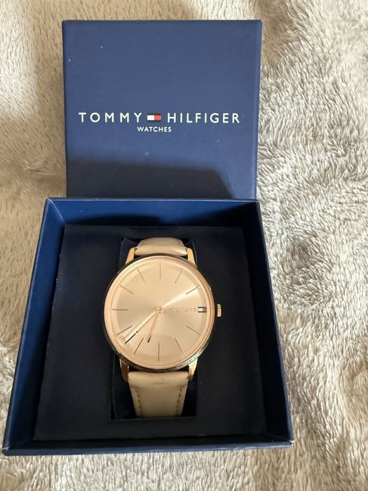 Relogios  1 Guess e 2 Tommy Hilfiger