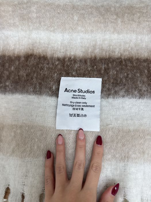 Wełniany nowy szal Acne Studios