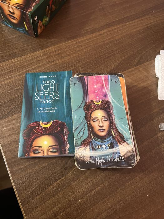 колода карт Таро Світлого Провидця (The Light Seer's Tarot).