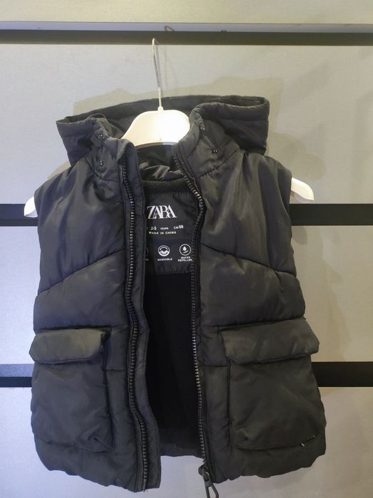 Продам жилетку Zara.